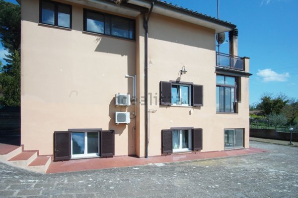 casa indipendente in vendita ad Oriolo Romano