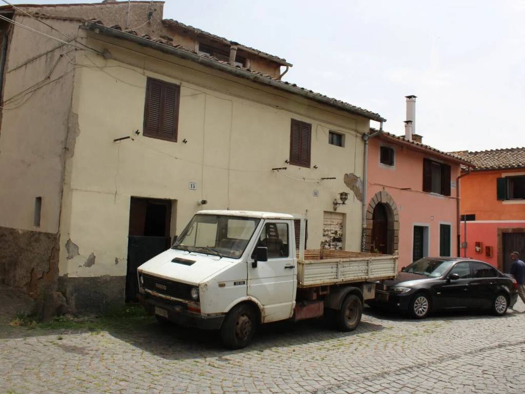 casa indipendente in vendita ad Oriolo Romano