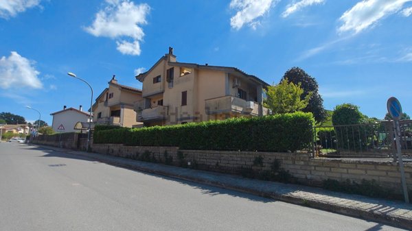 appartamento in vendita ad Oriolo Romano