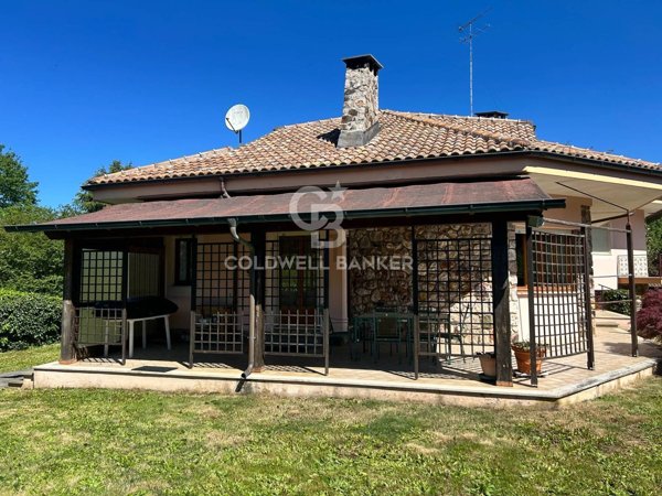 casa indipendente in vendita ad Oriolo Romano