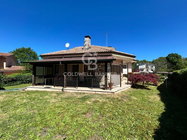 casa indipendente in vendita ad Oriolo Romano