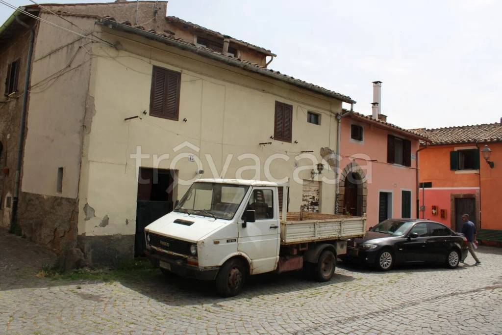 appartamento in vendita ad Oriolo Romano