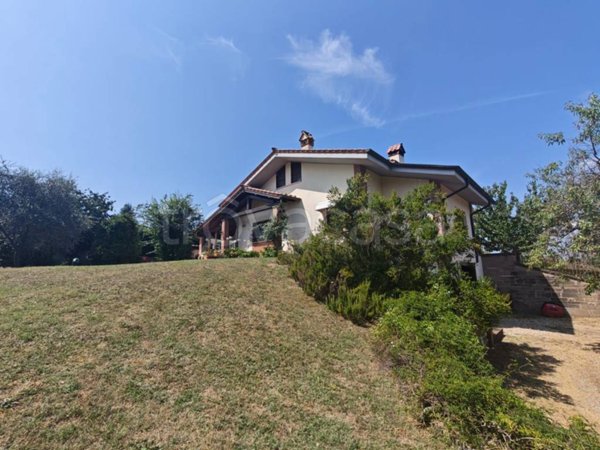 casa indipendente in vendita ad Oriolo Romano