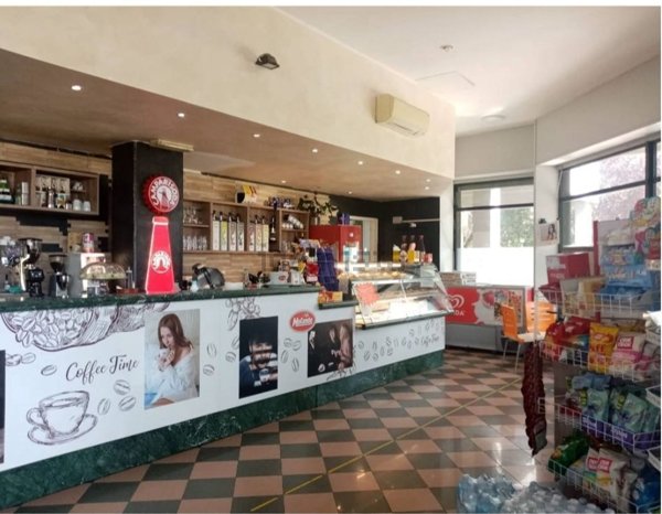 locale commerciale in vendita ad Orte