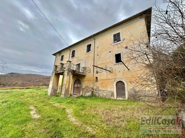 casa indipendente in vendita ad Orte in zona Orte Scalo