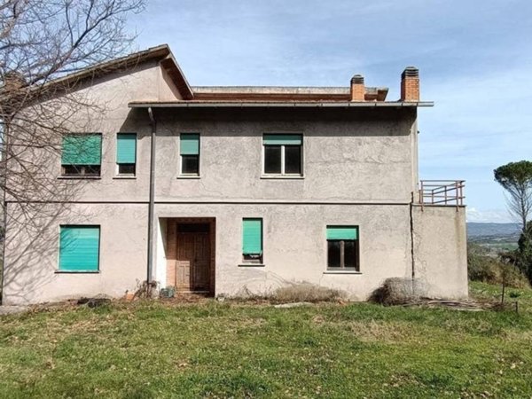 casa indipendente in vendita ad Orte in zona Orte Scalo