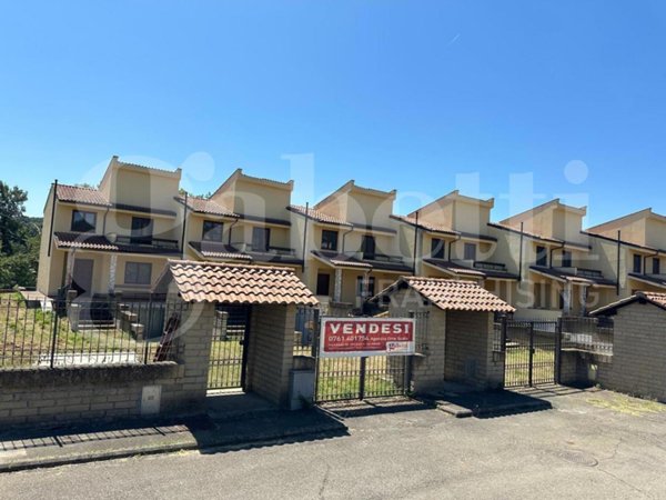 casa indipendente in vendita ad Orte