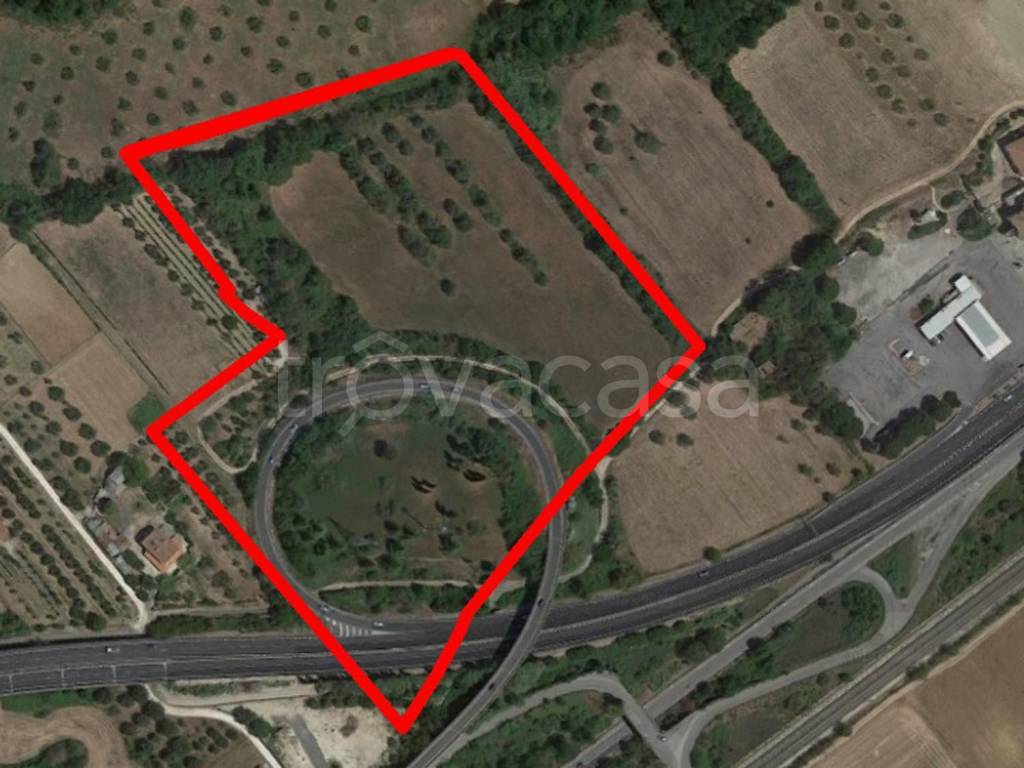 locale di sgombero in vendita ad Orte