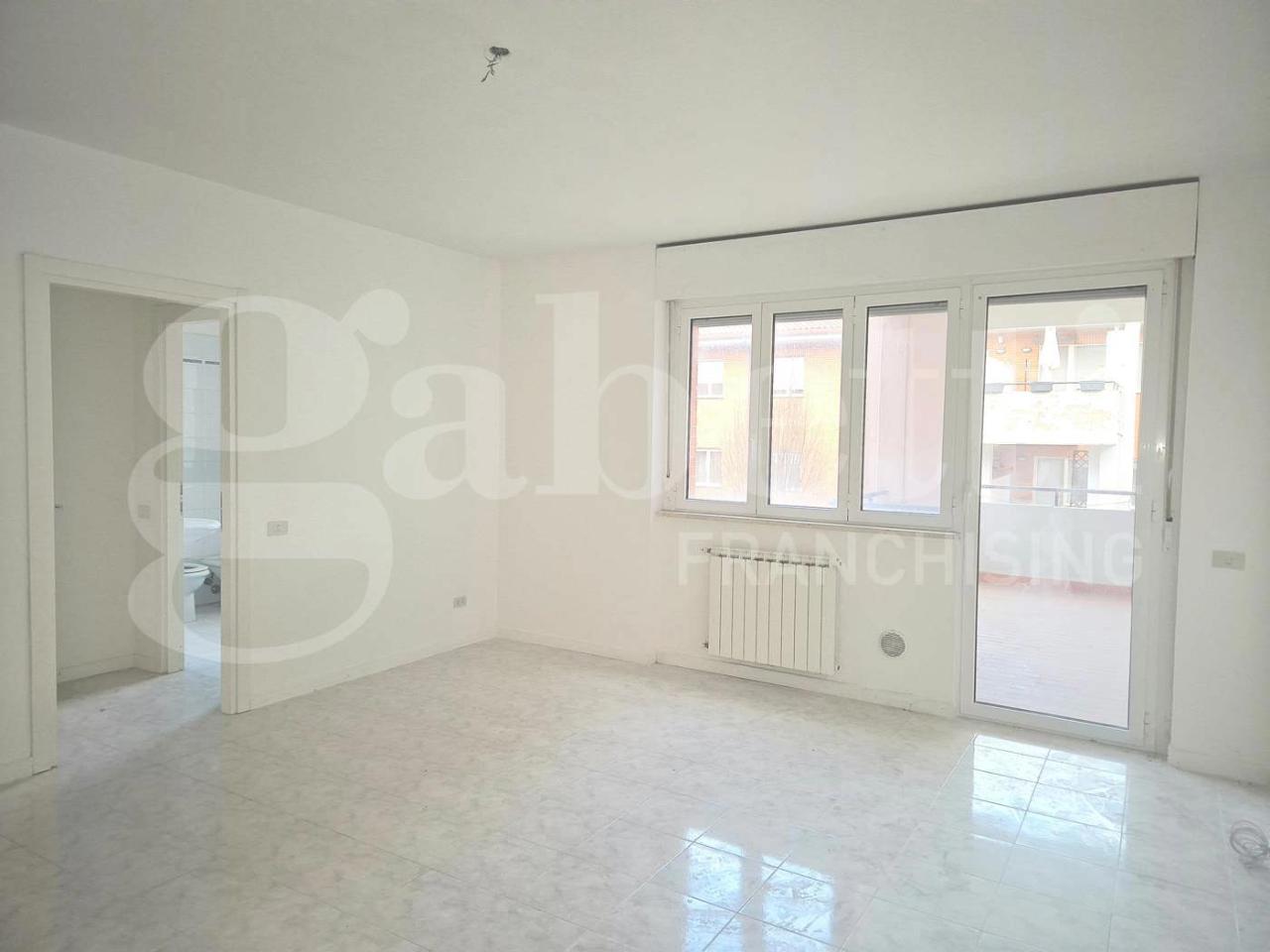 appartamento in vendita ad Orte in zona Orte Scalo