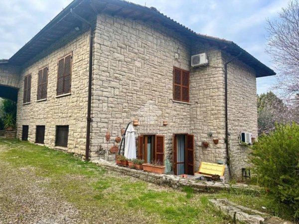appartamento in vendita ad Orte in zona Orte Scalo