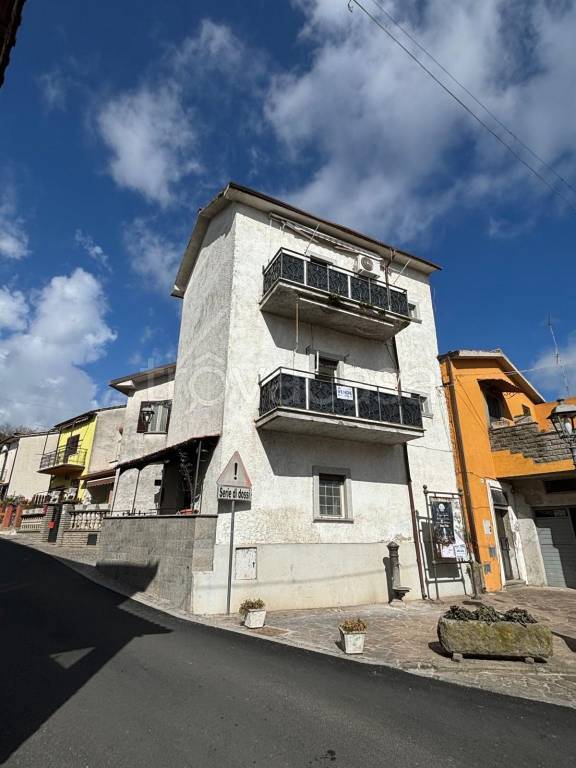 casa indipendente in vendita ad Orte