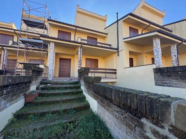 casa indipendente in vendita ad Orte