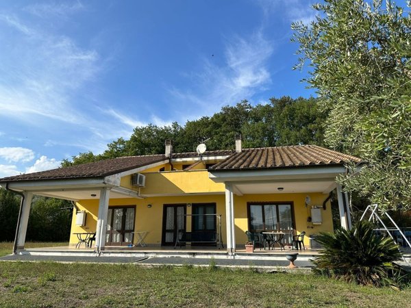casa indipendente in vendita ad Orte