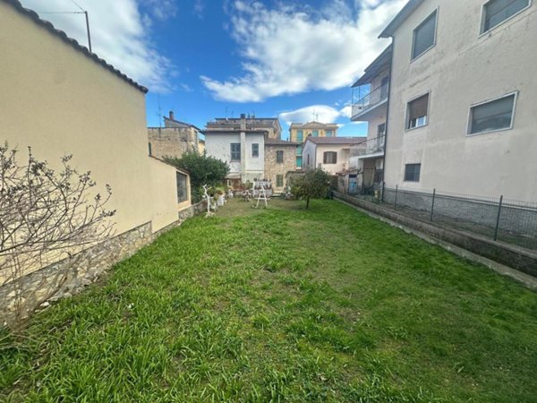 terreno agricolo in vendita ad Orte in zona Orte Scalo