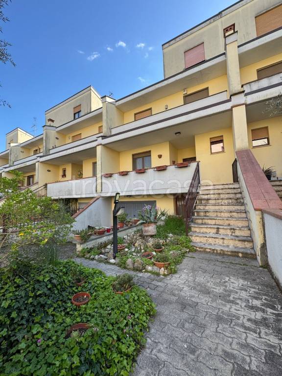 casa indipendente in vendita ad Orte