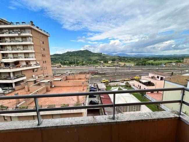 appartamento in vendita ad Orte in zona Orte Scalo