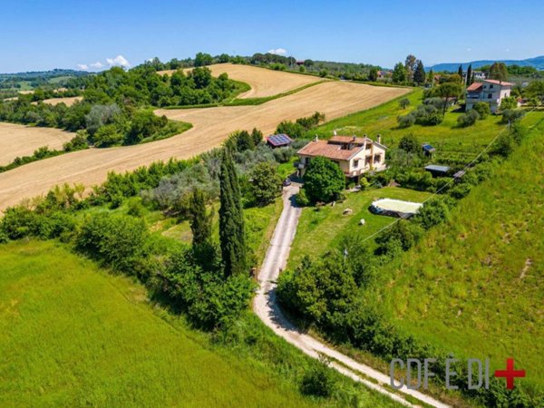 casa indipendente in vendita ad Orte
