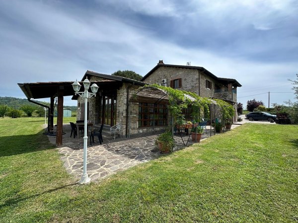 casa indipendente in vendita ad Orte