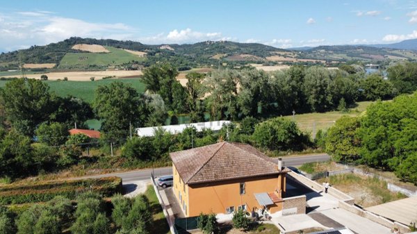 casa indipendente in vendita ad Orte in zona Orte Scalo