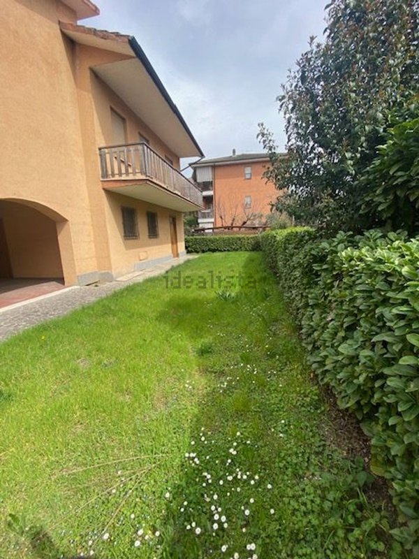 casa indipendente in vendita ad Orte in zona Orte Scalo