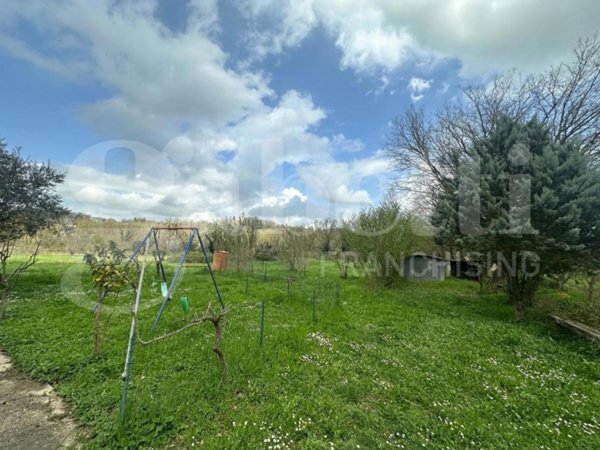 casa indipendente in vendita ad Orte