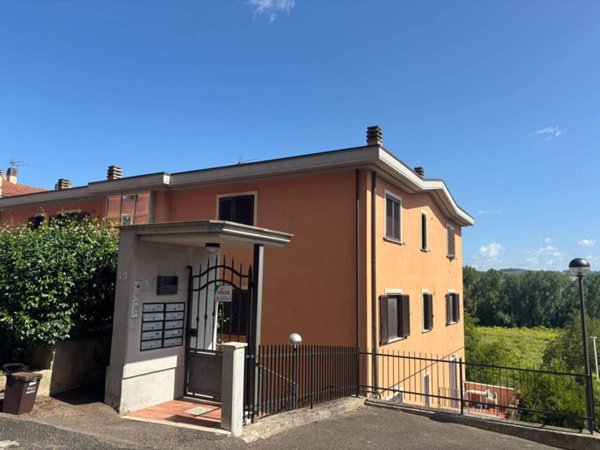 appartamento in vendita ad Orte in zona Orte Scalo