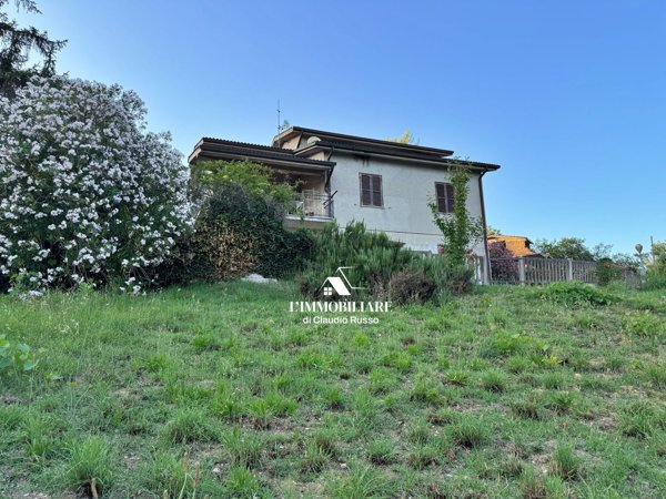 casa indipendente in vendita ad Orte