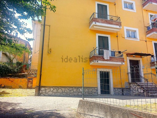 locale di sgombero in vendita ad Orte in zona Orte Scalo