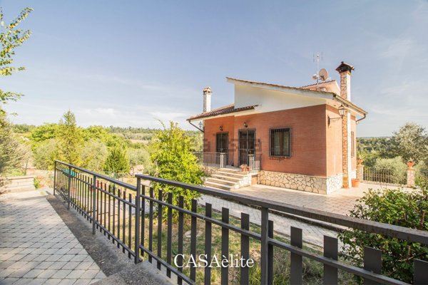 casa indipendente in vendita ad Orte