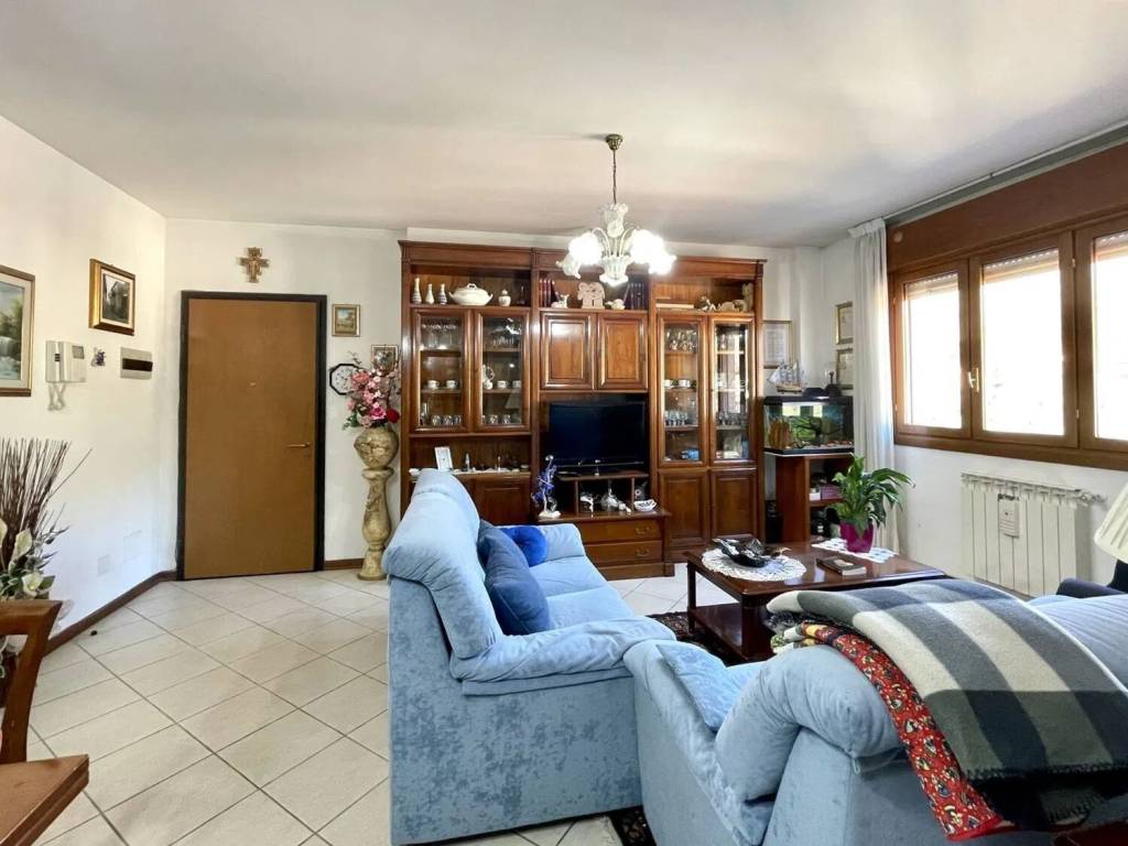 appartamento in vendita ad Orte in zona Orte Scalo