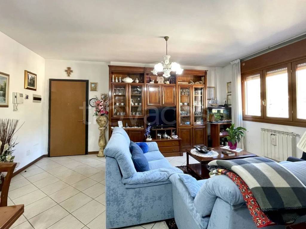appartamento in vendita ad Orte in zona Orte Scalo