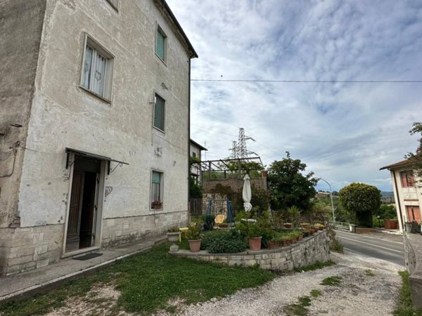 appartamento in vendita ad Orte in zona Orte Scalo