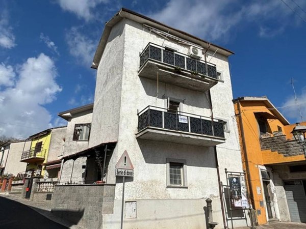 casa indipendente in vendita ad Orte