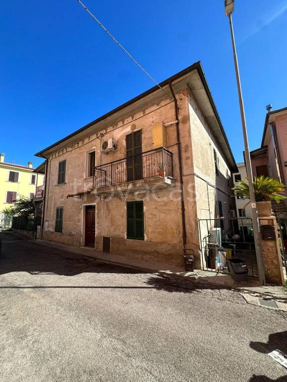 appartamento in vendita ad Orte in zona Orte Scalo