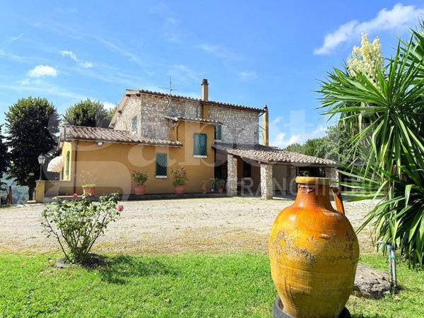 casa indipendente in vendita ad Orte