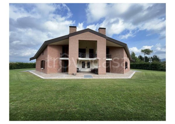 casa indipendente in vendita ad Orte in zona Orte Scalo