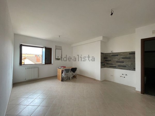 appartamento in vendita ad Orte in zona Orte Scalo