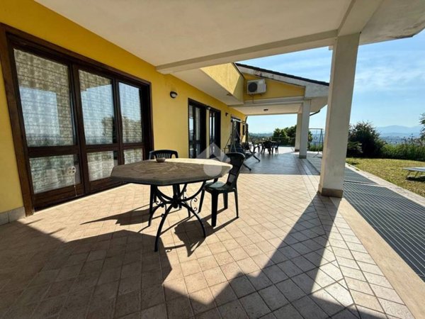 casa indipendente in vendita ad Orte