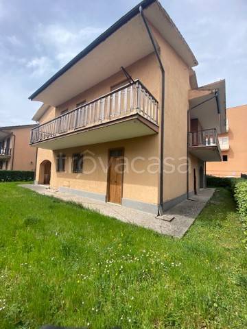 casa indipendente in vendita ad Orte in zona Orte Scalo