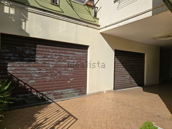 locale commerciale in vendita ad Orte
