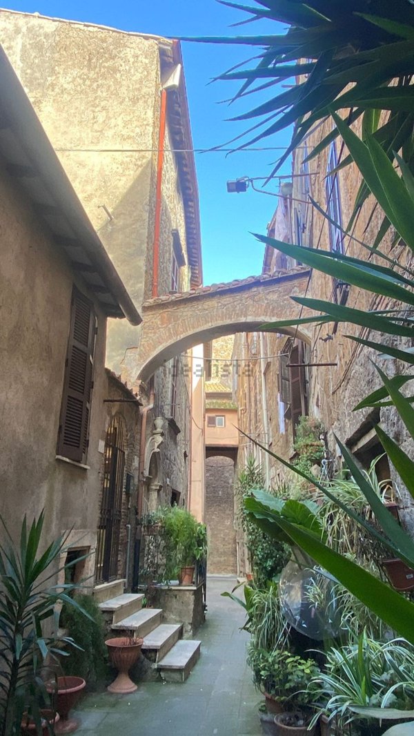 quadrivano in vendita ad Orte