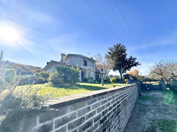 casa indipendente in vendita ad Orte