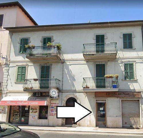 negozio in vendita ad Orte in zona Orte Scalo