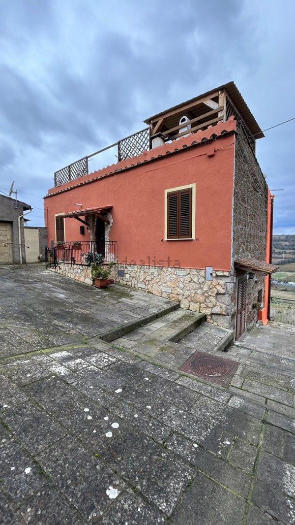 casa indipendente in vendita ad Orte