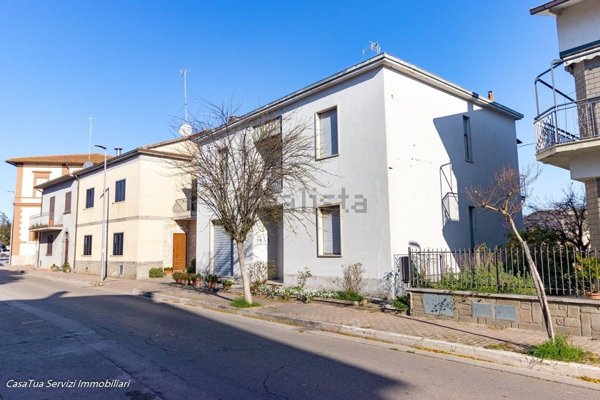 casa indipendente in vendita ad Orte