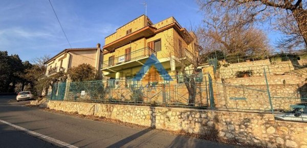 casa indipendente in vendita ad Orte