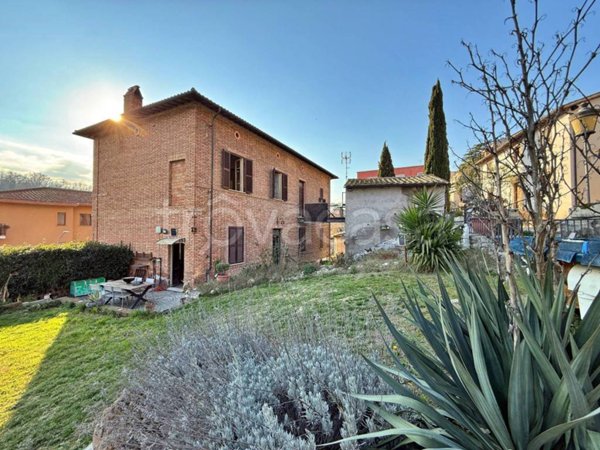 casa indipendente in vendita ad Orte