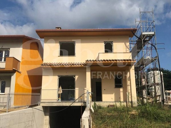 casa indipendente in vendita ad Orte