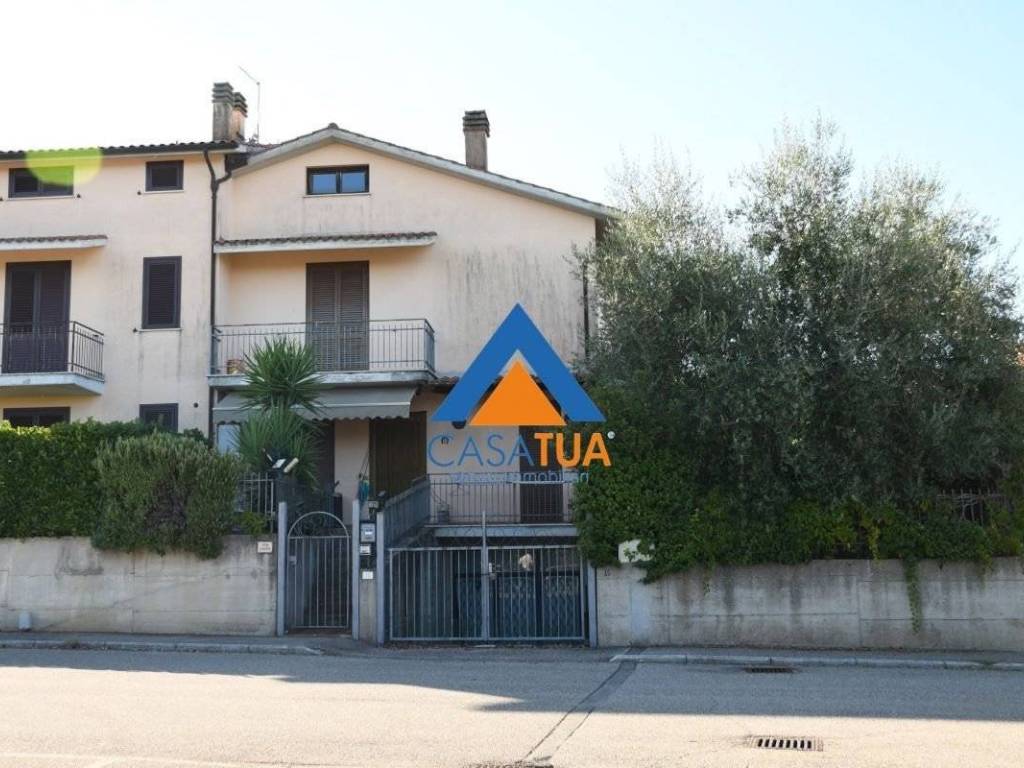 casa indipendente in vendita ad Orte