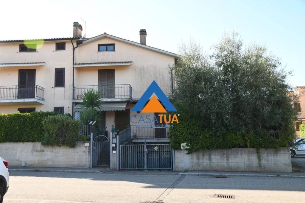 casa indipendente in vendita ad Orte